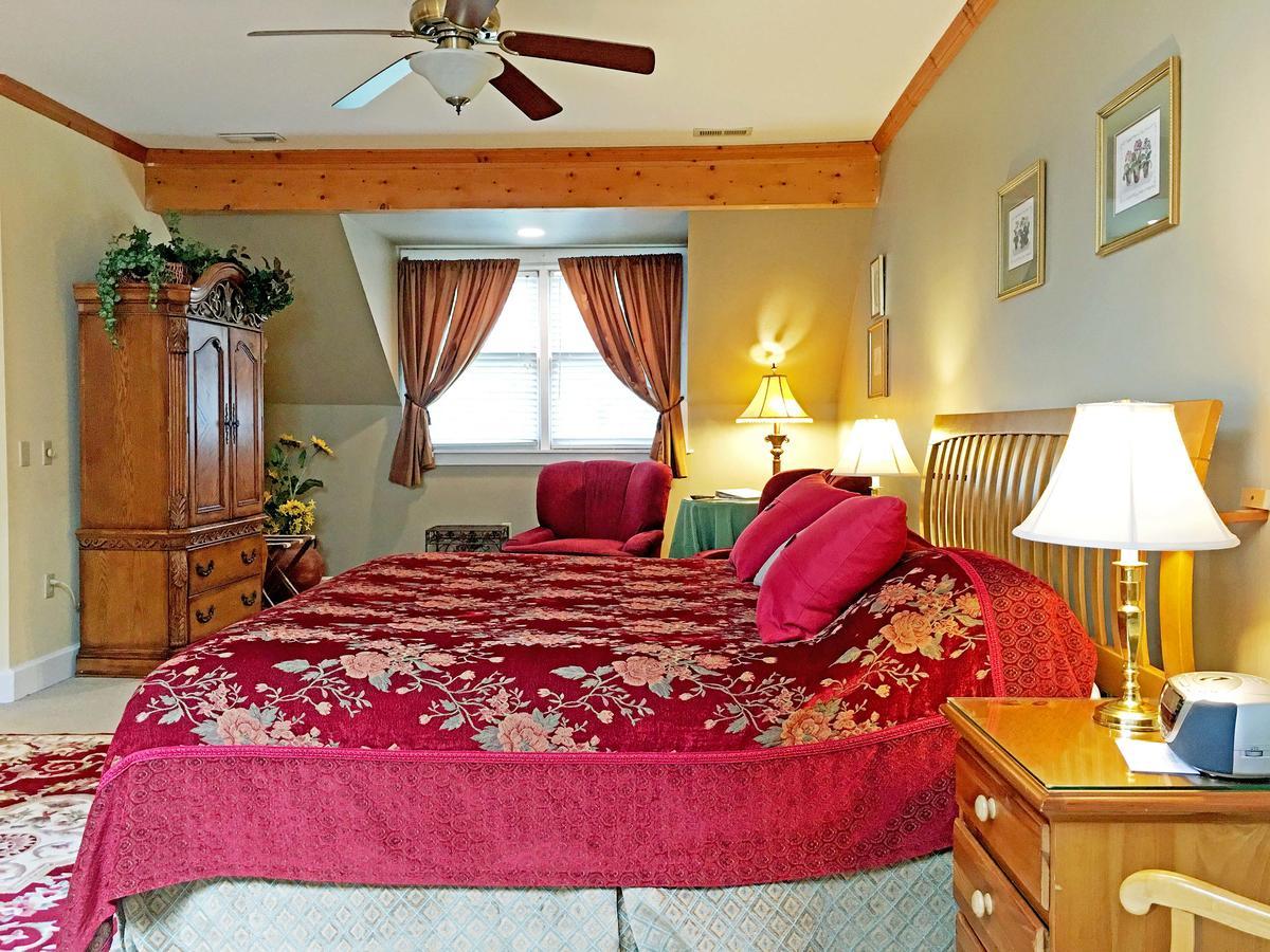 Highland Lake Inn & Resort - Флет-Рок Екстер'єр фото